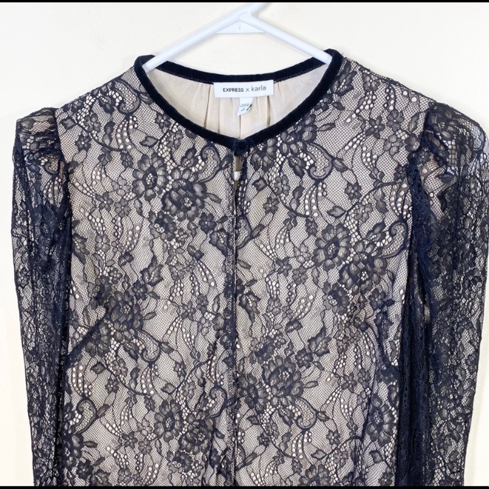 EXPRESS x KARLA | puff sleeve lace & velvet top